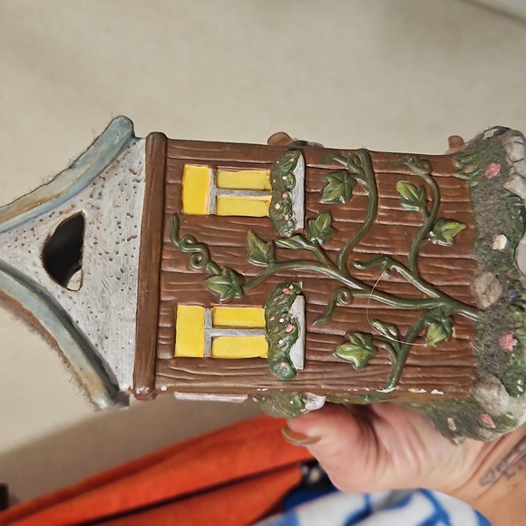 Outhouse Light - Picture 4 of 5